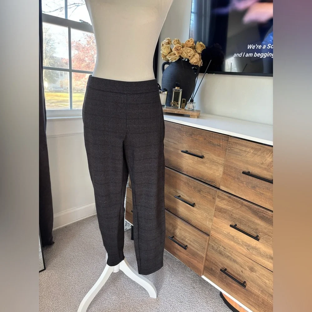 Nanette Lepore Dark Gray Cropped Pants - Picture 1 of 6